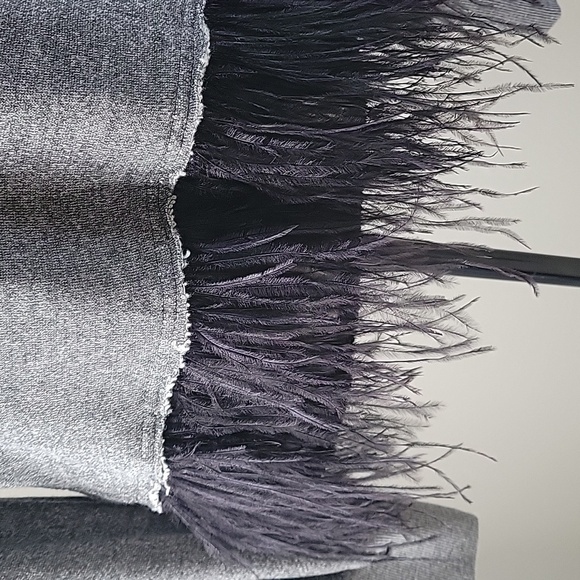 Le Superb Gray Sweatshirt Crewneck Feather Trim Long Sleeves‎ Women Sz Small - Picture 3 of 12